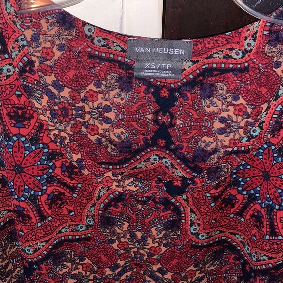 Van Heusen blouse - Picture 2 of 3